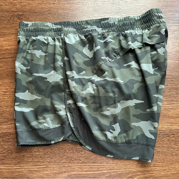 Athleta Printed Mesh Racer Run Short 4" Camo Print - Picture 6 of 9